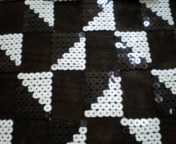 5.Black-White Triangle Design Sequins